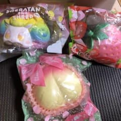 Bloom 桃型スクイーズ マシュロひつじシュラタンミニ アイラブストロベリーのサムネイル