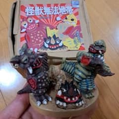 デフォルメウルトラ怪獣「怪獣無法地帯 初代レッドキングVSチャンドラー＋マグラー デフォルメウルトラ怪獣「怪獣無法地帯 初代レッドキングVS