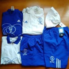 サッカーユニフォーム　(アディダス6点セット)のサムネイル