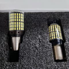 LED S25 ウインカーバルブ ホワイト シングル 180°平行ピン ２個のサムネイル