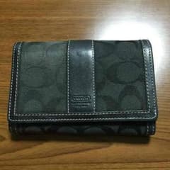 正規品！コーチの折りたたみ財布！のサムネイル