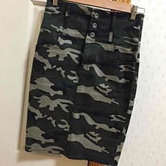 迷彩 タイトスカートのサムネイル