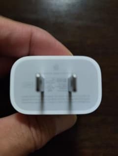 純正 Apple 20W USB-C 電源アダプタ 充電器のサムネイル