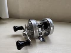 アブガルシア　アンバサダー　2500c ブロンズプレート 激レア ABU アブガルシア アンバサダー 2500C ブロンズプレート - メルカリ