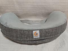 ergobaby 授乳クッション(未使用予備のカバー付き)のサムネイル