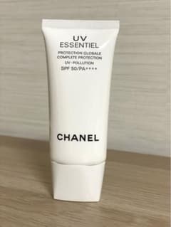 シャネルUVエサンシエルコンプリート日焼け止めクリームのサムネイル