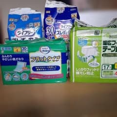 大人用紙オムツ　シートタイプ紙オムツ　紙パンツ用パッド　計4個　新品・未開封のサムネイル