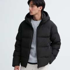 ユニクロ　シームレスダウンパーカのサムネイル