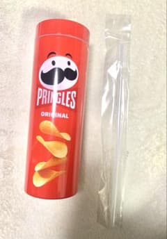 プリングルスのプラスチックの水筒とプラスチックストロー 即購入⭕️のサムネイル