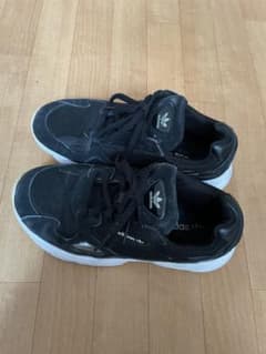 adidas Falcon アディダス ファルコン 22.5cm スエードのサムネイル