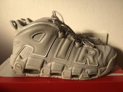 AIR MORE UPTEMPOのサムネイル