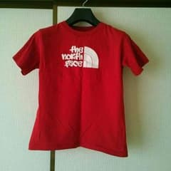 【YOUさま専用】ノースフェイス　Tシャツ　レッドのサムネイル