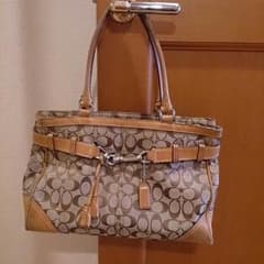 COACHのバックのサムネイル