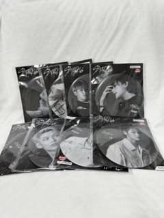 Stray Kids 缶バッジ 8種セット コンプリートのサムネイル