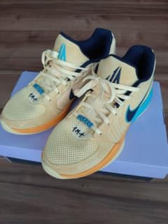 NIKE　バッシュ　JA2EP ソフトイエローのサムネイル