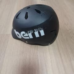 bernヘルメットxxlのサムネイル