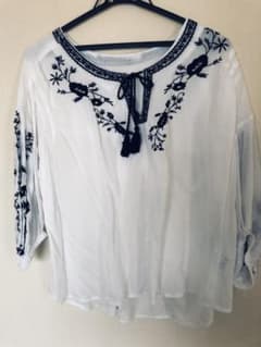 SLOBE IENA タッセル刺繍ブラウスのサムネイル