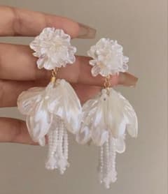 パールピアス(ホワイト)ブライダル　ウェディングドレス　結婚式　新婦　フォトのサムネイル