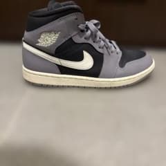 Nike Air Jordan 1 グレー/ブラック ハイカットのサムネイル