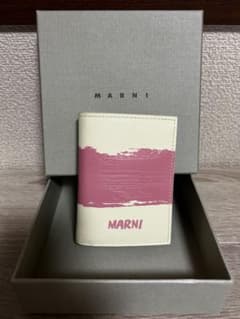 【値下げ交渉OK】MARNI マルニ　2つ折り財布 新品　タグ付きのサムネイル