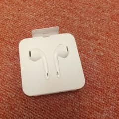 【純正】iPhone 有線イヤホン 　ライトニングイヤフォンのサムネイル