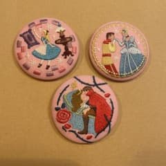 ディズニー 刺繍缶バッチ 3個セットのサムネイル