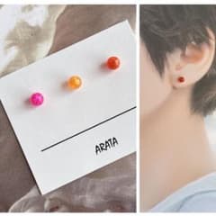 まち針ピアス　ミニピアス　ハンドメイド　ピンク（シェル）　オレンジ　赤系ラメのサムネイル