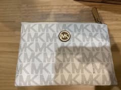 ★ree様専用★未使用！マイケルコースポーチのサムネイル