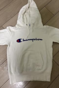 Champion フード付きパーカー ホワイト　最終値下げ！のサムネイル