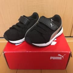 PUMAプーマ 13センチ　マジックテープスニーカーのサムネイル