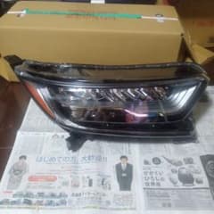 ホンダ　CR-V CRV 後期　RW1 RW2R-J1右W4744 ヘッドライト ホンダ CR-V CRV 後期 RW1 RW2R-J1右W4744 ヘッドライト - メルカリ