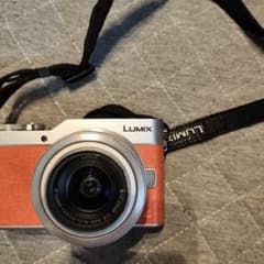 Y*i様 LUMIX　DC-GF9 ミラーレス一眼 オレンジ/シルバーのサムネイル
