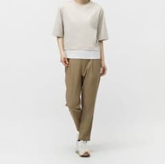 【新品】Tigoraクロップドパンツ カーキ Mサイズのサムネイル