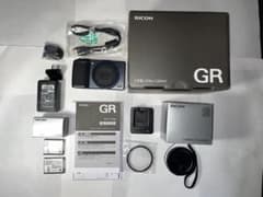 【美品】GR IIIX URBAN EDITION 予備バッテリー，充電器付きのサムネイル