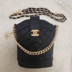 非売品ノベルティCHANELチェーンウォレット | Shop at Mercari from