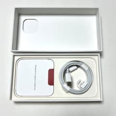 Apple iPhone 13 付属品のサムネイル