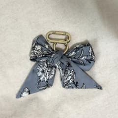FURLA バッグチャーム　リボンのサムネイル