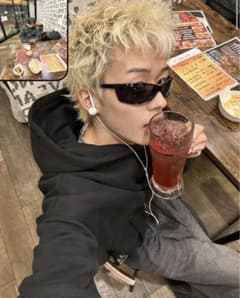 ミレニアムサングラス　ケース付のサムネイル