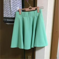 ミニスカートのサムネイル