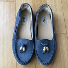 UGG モカシン ネイビー - メルカリ