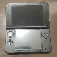 任天堂3dsLL 4つのダウンロードソフト 充電器付きのサムネイル