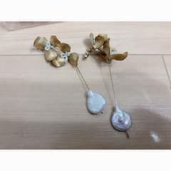 フラワー パール ロングピアス ゴールドのサムネイル