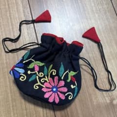 インド花柄刺繍 巾着ポーチ　黒のサムネイル
