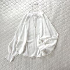 【25SS美品】BEARDSLEY ニットコンビドルマンブラウス　ホワイトのサムネイル