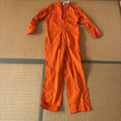 つなぎ服のサムネイル