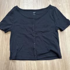 GAP ボタン付き ブラック Tシャツのサムネイル