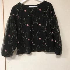 花柄ブラウスのサムネイル