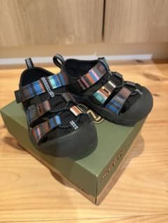 KEEN ベビーサンダルのサムネイル