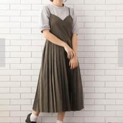 完売  カーキ&黒プリーツワンピース  今期のサムネイル