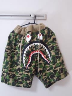 A BATHING APE　カモ　シャーク　グリーン　ハーフパンツ　ショーツのサムネイル